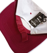 Cargar imagen en el visor de la galería, Hard Rock Cafe® Original Gorra Modelo LOGO PERFORMANCE BLANCO