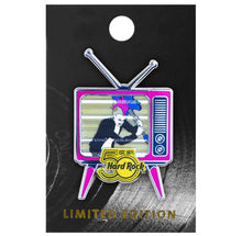 Cargar imagen en el visor de la galería, Hard Rock Cafe® Pin de Colección Punk Rocker TV Souvenir Adorno