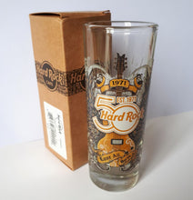 Cargar imagen en el visor de la galería, Hard Rock Cafe® Shot Glass 2.5 oz Vaso Chupito para Coleccionistas | Love All Serve All