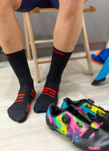 Cargar imagen en el visor de la galería, Santic® Medias Unisex de Ciclismo Calcetines | 36-43