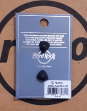 Cargar imagen en el visor de la galería, Hard Rock Cafe® PIN DE COLECCIÓN 3D SKULL FLAG GUITAR UK