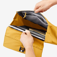 Cargar imagen en el visor de la galería, Quechua® Mochila NH150 SQUARE | Reforzada | 8 BOLSILLOS