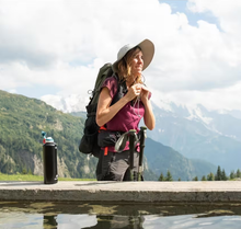 Cargar imagen en el visor de la galería, FORCLAZ® SOMBRERO TREK500 DE MONTAÑA Y SENDERISMO ANTI-UV