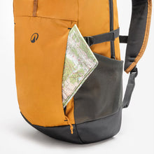 Cargar imagen en el visor de la galería, Quechua® Mochila 20 LITROS ARPENAZ 100 Montaña Trekking Viajes