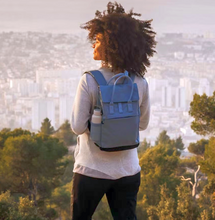 Cargar imagen en el visor de la galería, Quechua® Mochila NH150 SQUARE | Reforzada | 8 BOLSILLOS