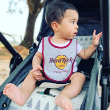 Cargar imagen en el visor de la galería, Hard Rock Cafe® Original Babero Logo Clásico Regalo Bebés Niños