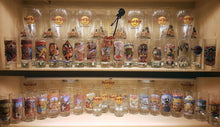 Cargar imagen en el visor de la galería, Hard Rock Cafe® Shot Glass 2.5 oz Vaso para Coleccionistas New York USA