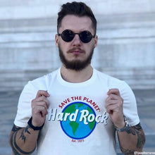 Cargar imagen en el visor de la galería, Hard Rock Cafe® Polo Save The Planet Hombres Ecológico Fibra Reciclada | L
