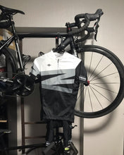 Cargar imagen en el visor de la galería, Santic® CONJUNTO Set de Ciclismo Jersey + Bib Shorts | 2XS