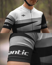 Cargar imagen en el visor de la galería, Santic® CONJUNTO Set de Ciclismo Jersey + Bib Shorts | 2XS