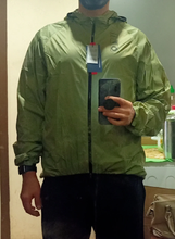 Cargar imagen en el visor de la galería, Santic® Casaca Cortavientos ZELEI PRO Capucha Ciclismo | XS-S-M-L
