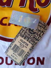 Cargar imagen en el visor de la galería, Hard Rock Cafe® Camiseta Polo Clásico
