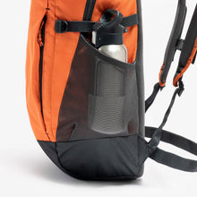 Cargar imagen en el visor de la galería, Quechua® Mochila 27 LITROS ARPENAZ 100 Montaña Senderismo
