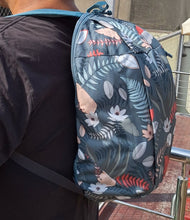 Cargar imagen en el visor de la galería, Quechua® Mochila 10L NH50 Trekking Viaje Paseo
