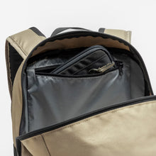 Cargar imagen en el visor de la galería, Quechua® Mochila 20 LITROS ARPENAZ 100 Montaña Trekking Viajes
