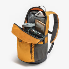 Cargar imagen en el visor de la galería, Quechua® Mochila 20 LITROS ARPENAZ 100 Montaña Trekking Viajes

