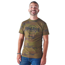 Cargar imagen en el visor de la galería, Hard Rock Cafe® Original Camiseta Polo Modelo Camo (Talla: Small) PRAGA
