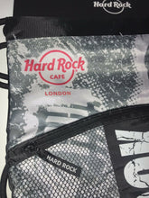 Cargar imagen en el visor de la galería, Hard Rock Cafe® Original Mochila Bolso con Cordón 46x35 cm
