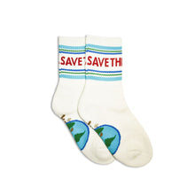Cargar imagen en el visor de la galería, Hard Rock Cafe® Medias Niños Save The Planet Fibra Reciclada Unisex | Talla: 4-7 USA

