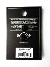 Cargar imagen en el visor de la galería, Hard Rock Cafe® Logo Atenas Grecia Souvenir Recuerdo Adorno Pin
