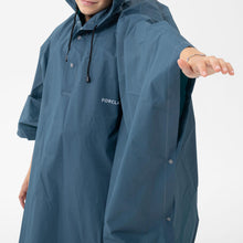Cargar imagen en el visor de la galería, Forclaz® PONCHO Impermeable Importado Lluvia Montaña Trekking | S-M
